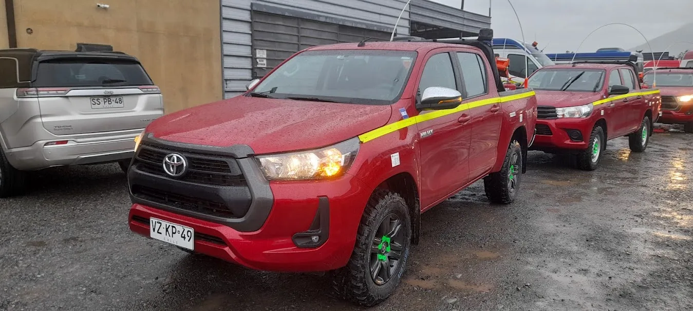 Toyota Hilux SR 4x4 doble cabina