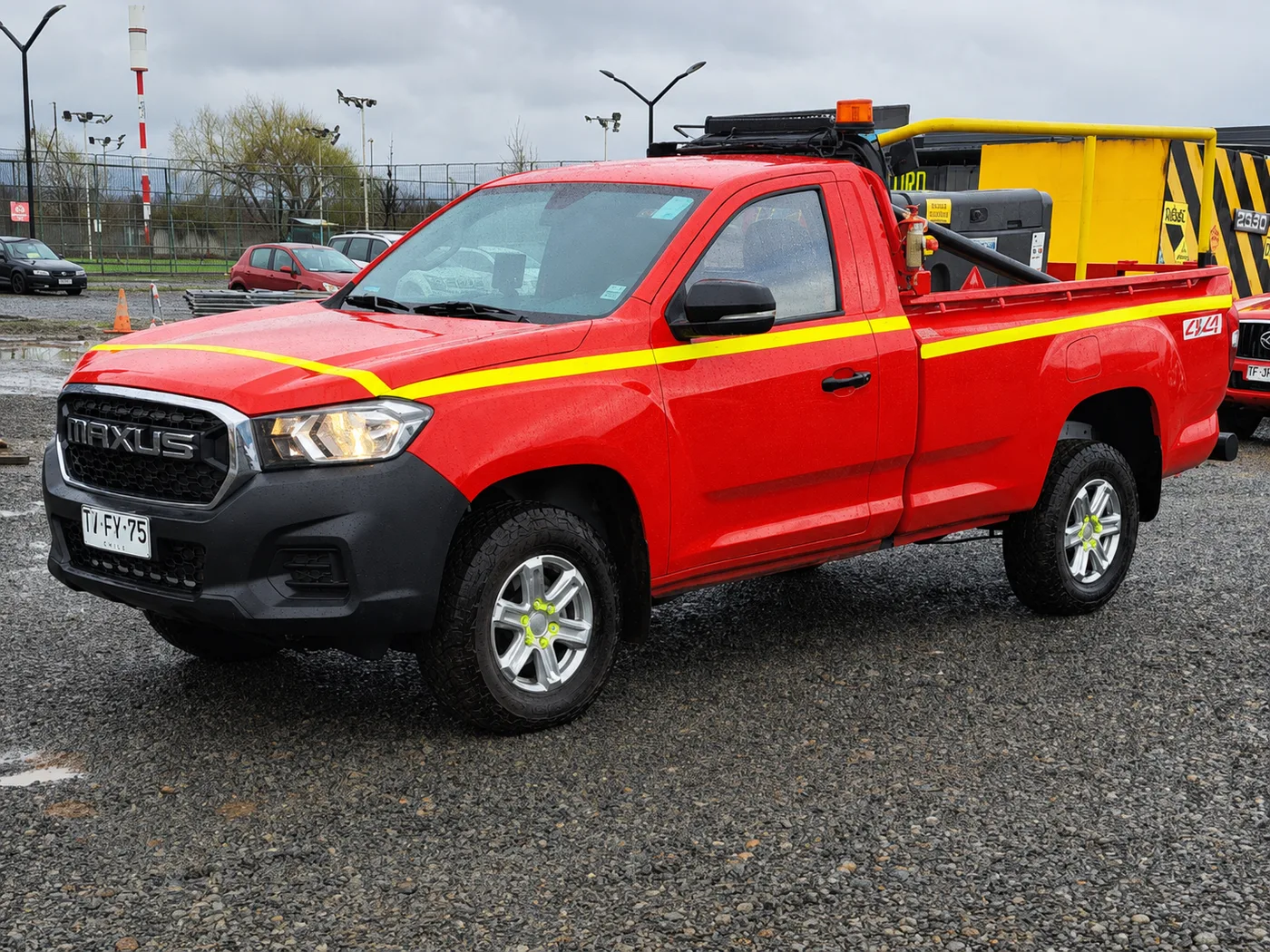 Maxus 4x4 con surtidora de combustible